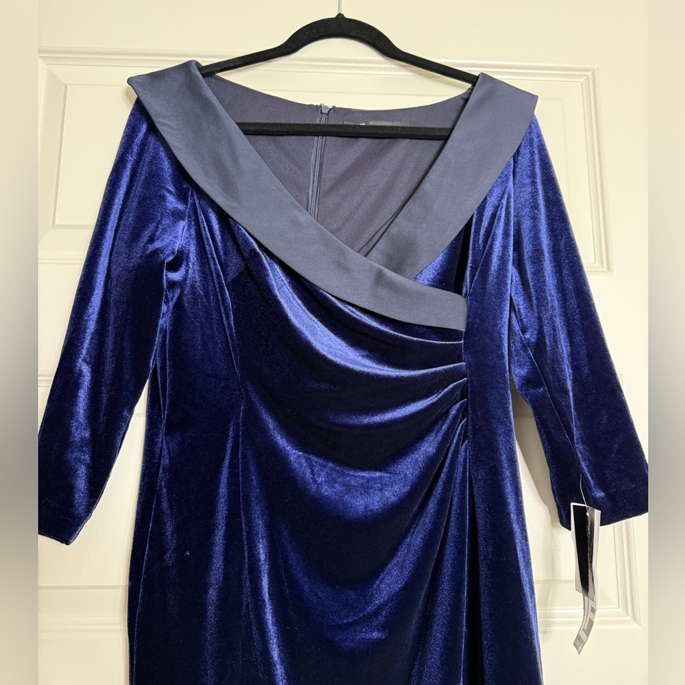 Stunning velvet dress Leslie Fay
